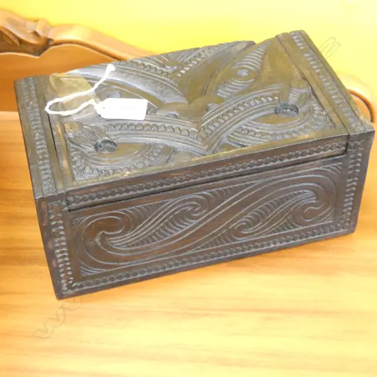 CARVED WOODEN LIDDED MAORI BOX L.235mm