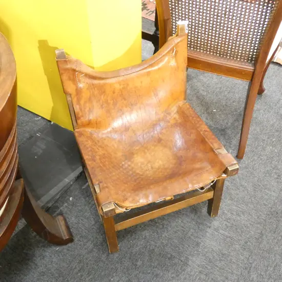 VINTAGE CHILDS LEATHER CHAIR