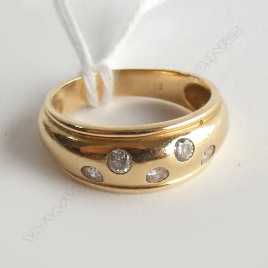 18CT YG DIAMOND SET DOME RING 4.5 GRAMS
