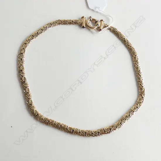 9CT Y/G FANCY LINK HOLLOW NECKLACE WITH CAB GARNETS WEIGHT 21.1 GMS