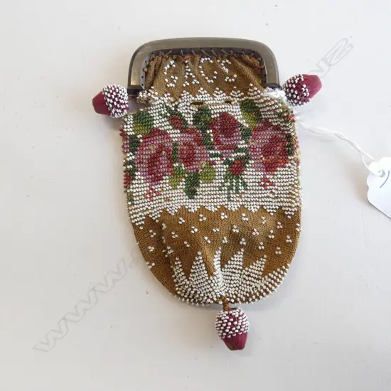 VINTAGE SILVER TOP? BEADWORK PURSE 