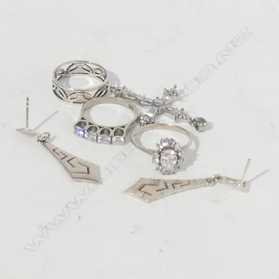 3 SILVER RINGS + CROSS AND EARRINGS WEIGHT 14.7 GMS