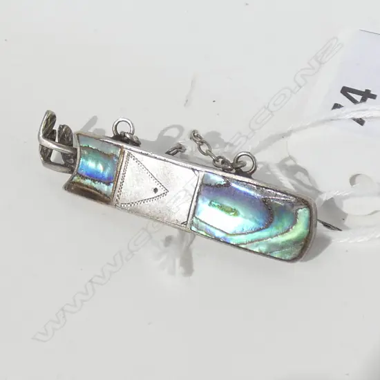 SILVER AND PAUA GOLF BROOCH