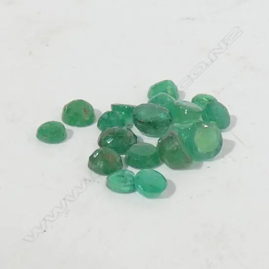 5CT FACETED EMERALDS, ROUND