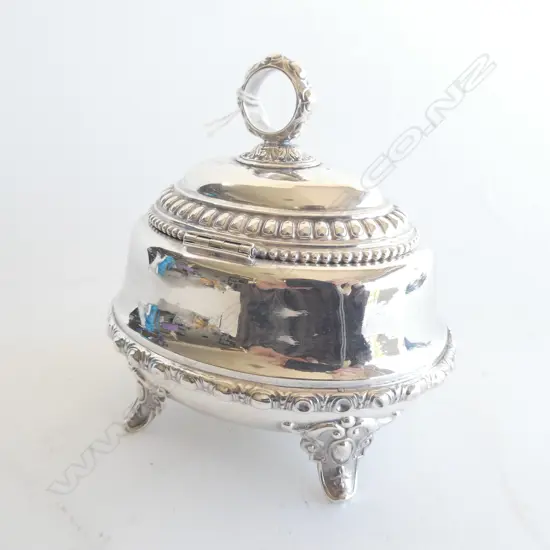 800 SILVER LIDDED CONTAINER 167 GRAMS