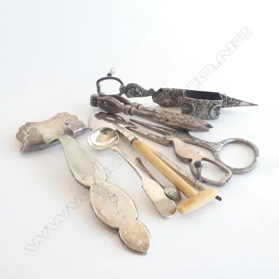 ASST. EP CUTLERY; STILTON CHEESE SCOOP ETC
