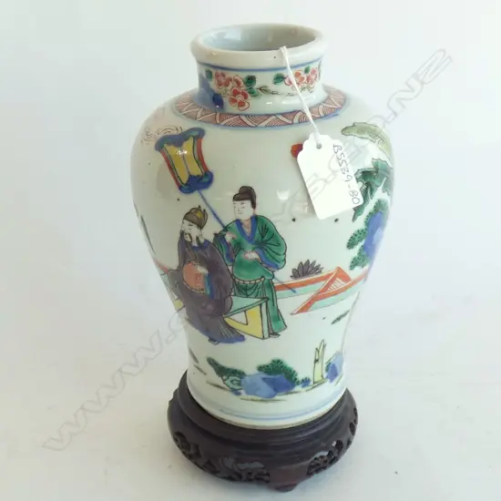 CHINESE FAMILLE VERTE VASE ON STAND