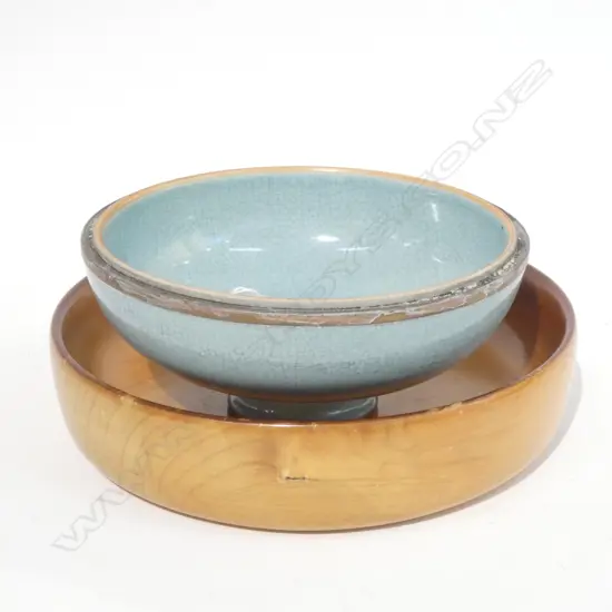 MING DYNASTY XUAN STYLE BLUE CRACKLE GLAZE BOWL (DIA 190MM) & NZ RIMU BOWL (DIA 230MM)7