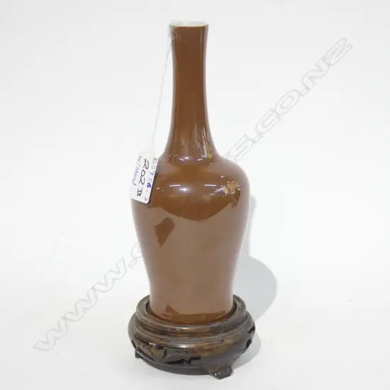 OLD ORIENTAL BROWN VASE WITH STAMP & WOODEN STAND H. 230MM