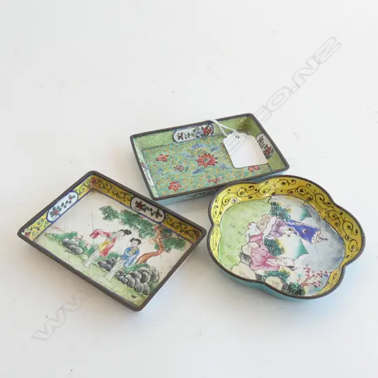 3 OLD CHINESE ENAMEL DISHES 90mm dia