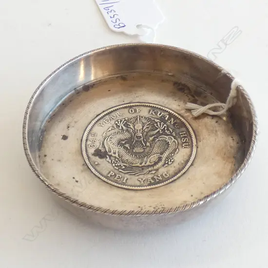 935 ORIENTAL STG DISH w. INSET COIN 75mm dia 65 GRAMS...