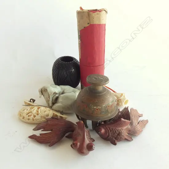 ASST CHINESE COLLECTABLES: SCROLL/IVORY ETC