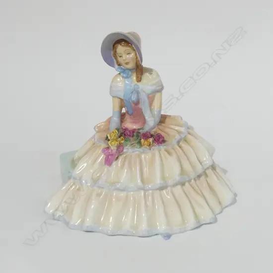 ROYAL DOULTON 'DAY DREAMS' FIGURINE H 150MM