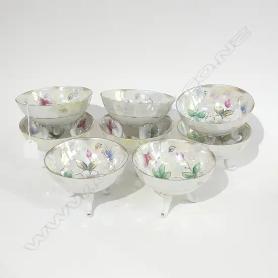 SET 8 HAND PAINTED FOOTED DESSERT OR SOUP BOWLS DIA 135MM