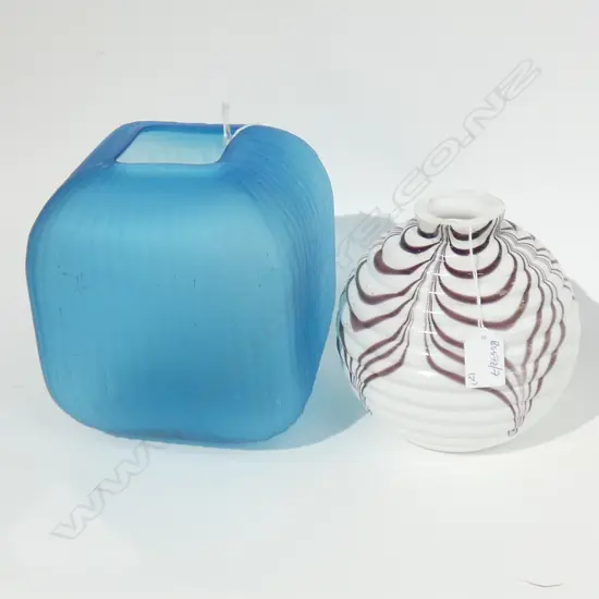 2 MURANO STYLE ART GLASS VASES H 220 MM