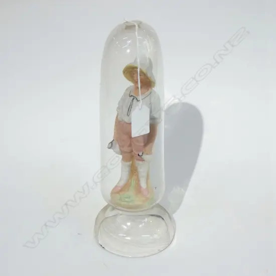 VICT BISQUE FIGURE- OF A BOY IN GLASS DOME H 280 MM