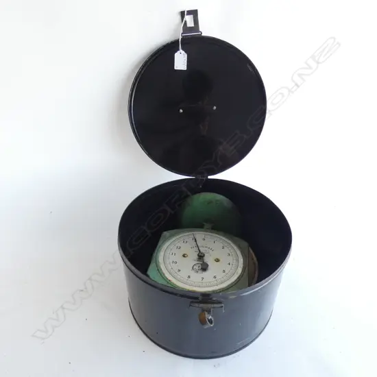 VINTAGE BLACK HAT BOX 275mm dia + KITCHEN SCALES