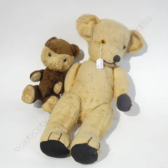 TWO VINTAGE TEDDY BEARS