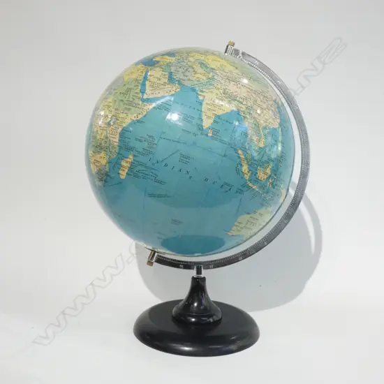 LG WORLD GLOBE - APPROX H. 500MM