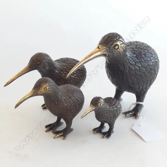 4 GRADUATING BRONZE KIWIS LARGEST H.100mm