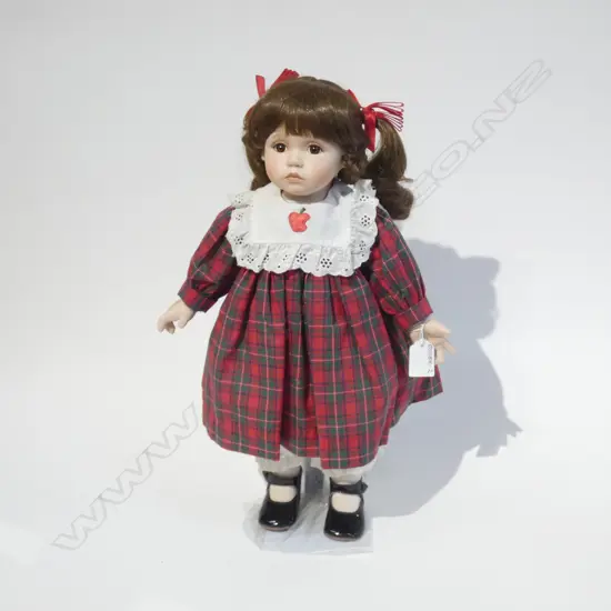 ANN TIMMERMAN PORCELAIN DOLL W STAND & CERTIFICATE H. 460MM