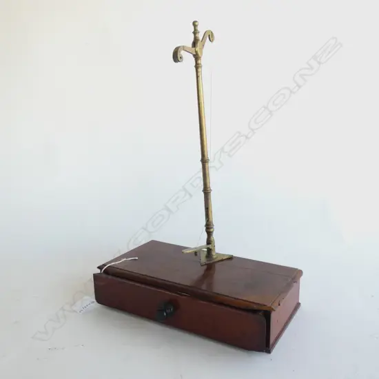 VICT MAHOG & BRASS BALANCE SCALES (NEED REPAIR)
