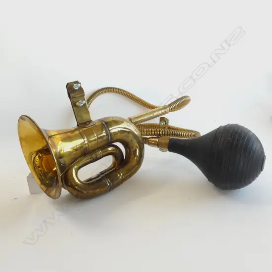 VINTAGE STYLE HORN 