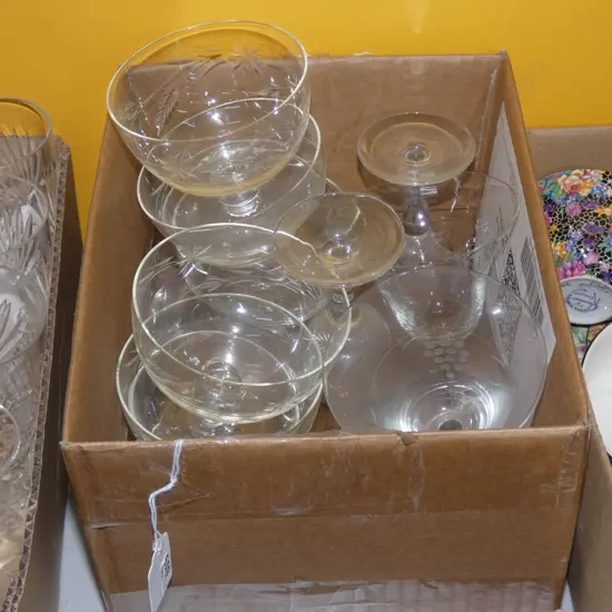 BOX LOT GLASS. 