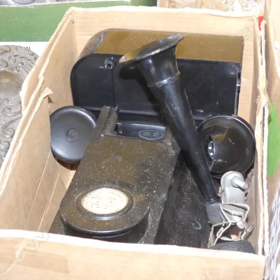 VINTAGE BLACK TELEPHONE