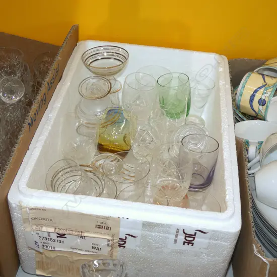 LOT ASST COLOURED GLASS AND CRYSTAL