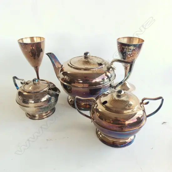 SM BOX LOT SILVERPLATE; INCL 3 PCE TEASET