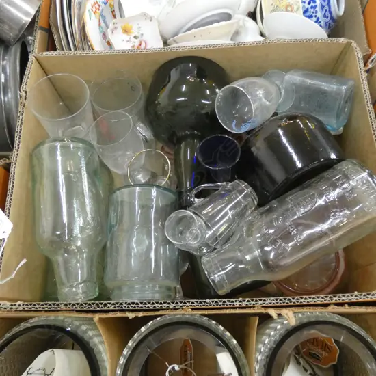 BOX BOTTLES & GLASS 