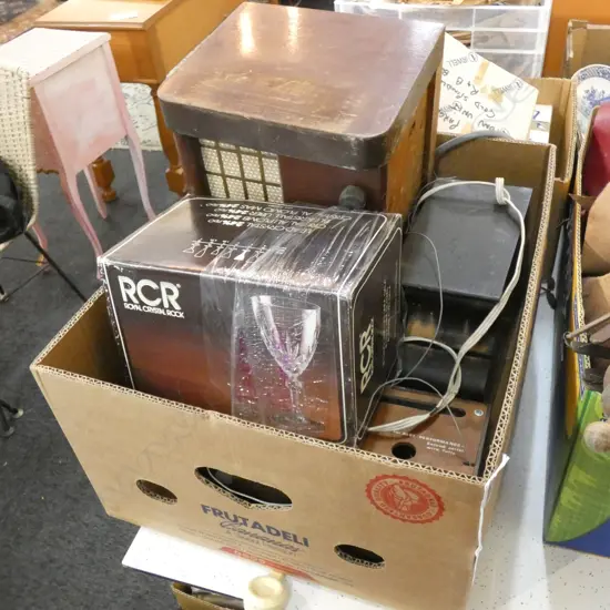 BOX LOT VINTAGE CLOCK & RADIOS ETC