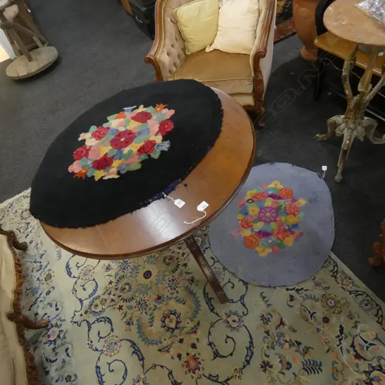 2 HANDMADE FLORAL MATS BY IMC 1939/40 BELLE L 880 MM A/F