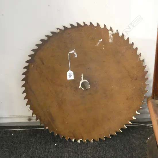 CIRCULAR SAW AND CROSS CUT SAW