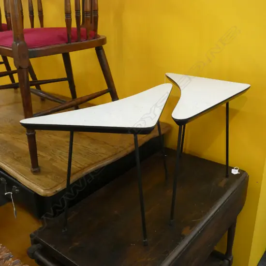 PR RETRO 'BOOMERANG' TRIANGULAR TABLES