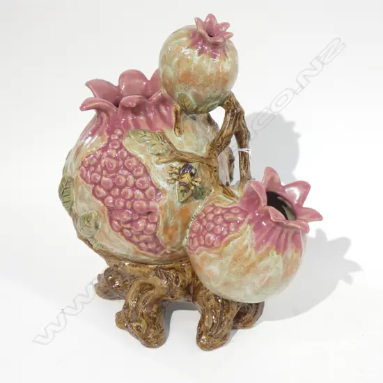 LG FRENCH COUNTRY STYLE 3 SECTION VASE W GRAPES & BEE H. 360MM