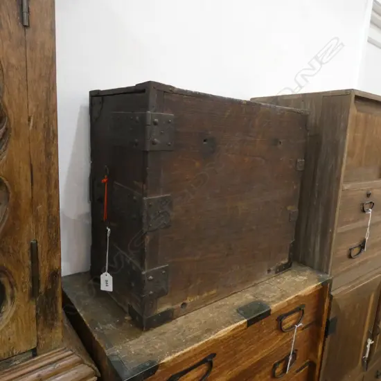 TANSU CHEST
