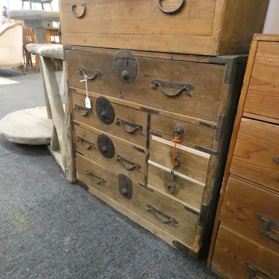 TANSU CHEST