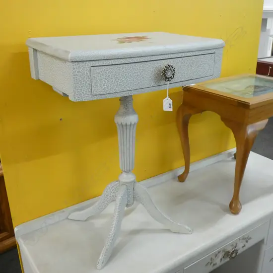 CRACKLE PAINTED QUEEN ANNE STYLE BEDSIDE TABLE