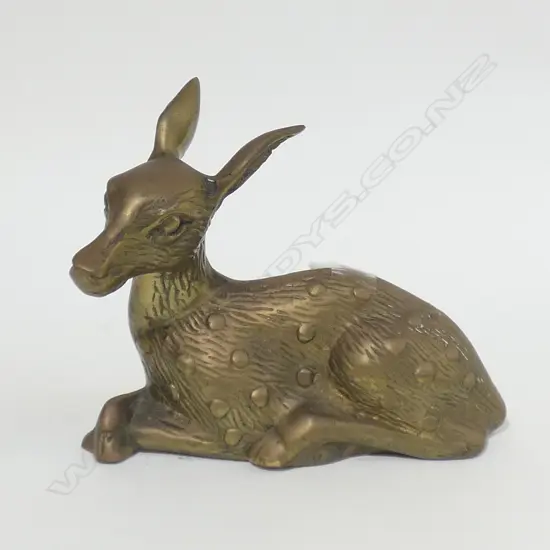BRASS SEATED DEER L 170 MM