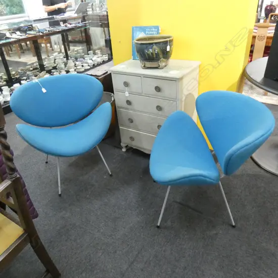 PAIR BLUE LIP CHAIRS 