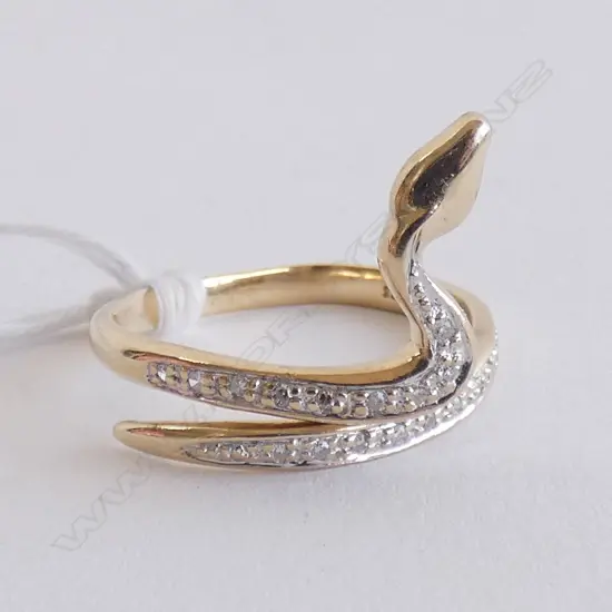 9CT GOLD AND DIAMOND SNAKE RING