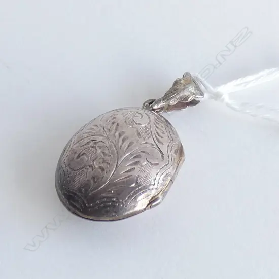 ENGRAVED SILVER LOCKET
