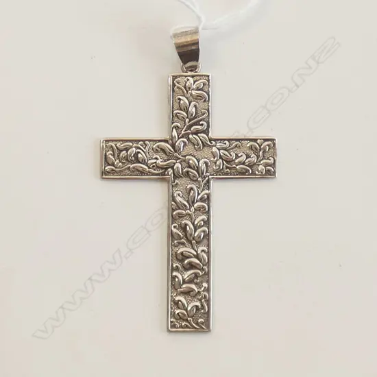 LG STG SILVER ENGRAVED CROSS L 75MM 11GMS
