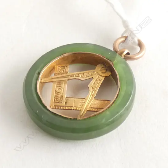 9CT & POUNAMU MASONIC FOB CIRCULAR