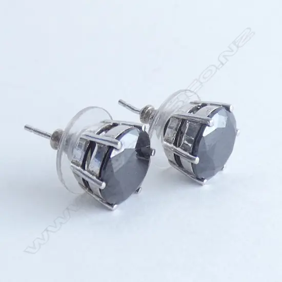 PR SILVER & BLACK STONE EARRINGS