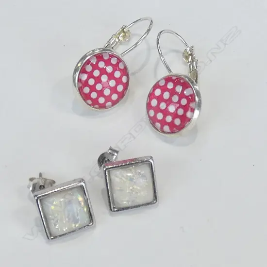2 PRS EARRINGS SILVER RED & WHITE GLASS + OPAL LIKE