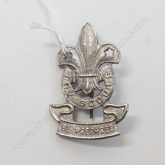 1930s BOY SCOUTS (BE PREPARED) LARGE SILVERED METAL BADGE 62 x 42mm