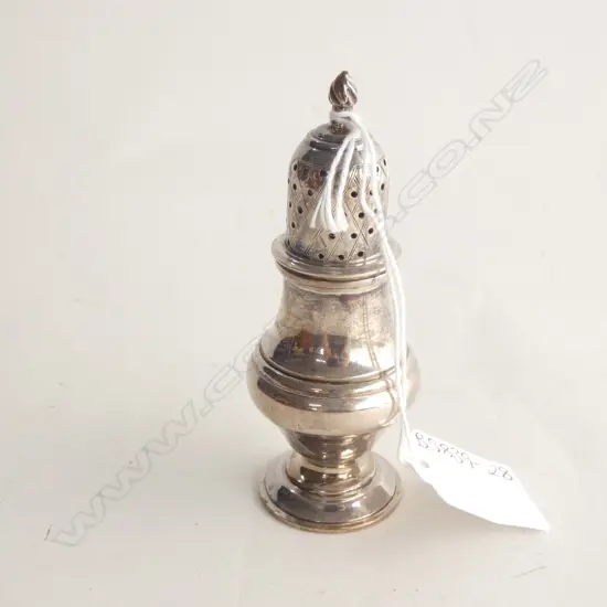 SM STG SILVER SIFTER POT H. 95MM  BIRMINGHAM 1960 52GMS 